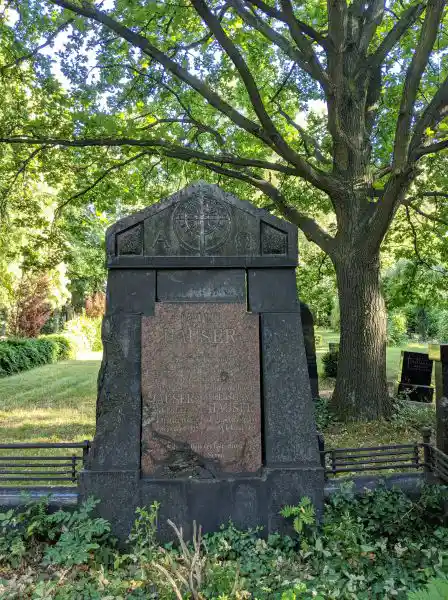 Stone grave monument